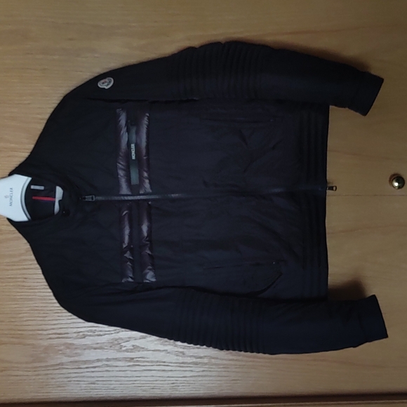 MONCLER Atiu Jacket - Picture 3 of 8